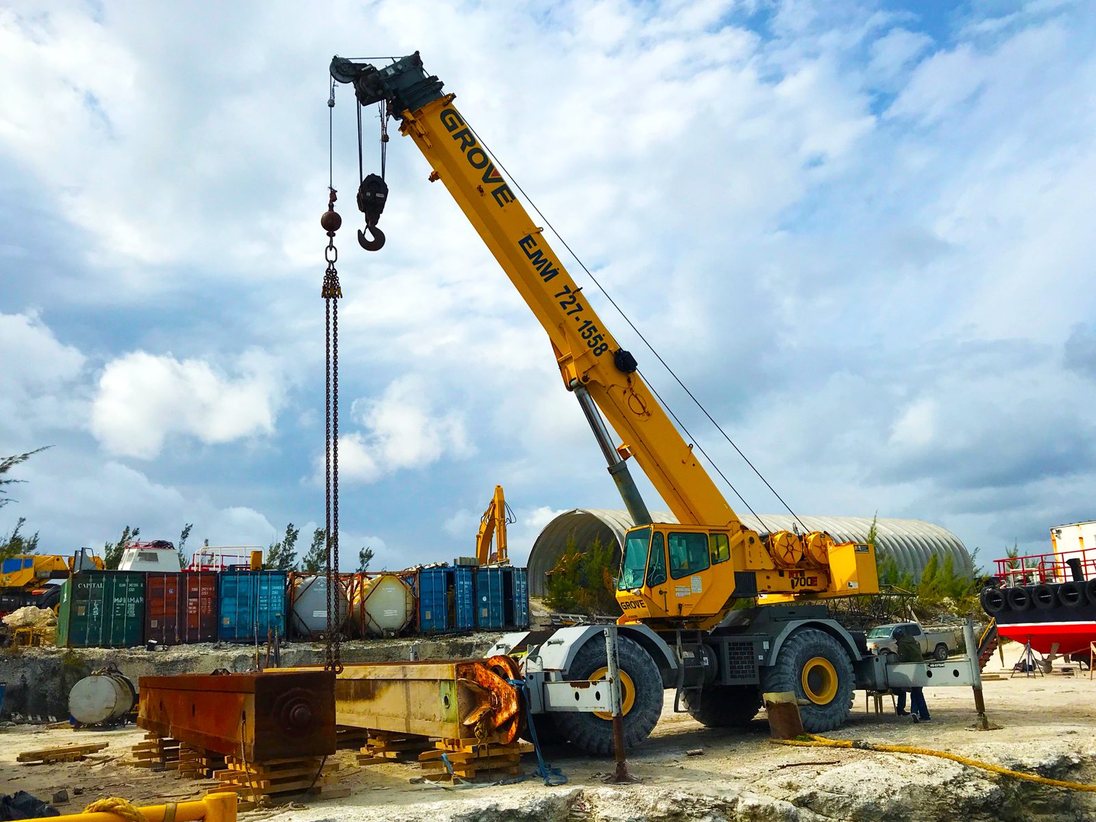 Mobile crane in the yard