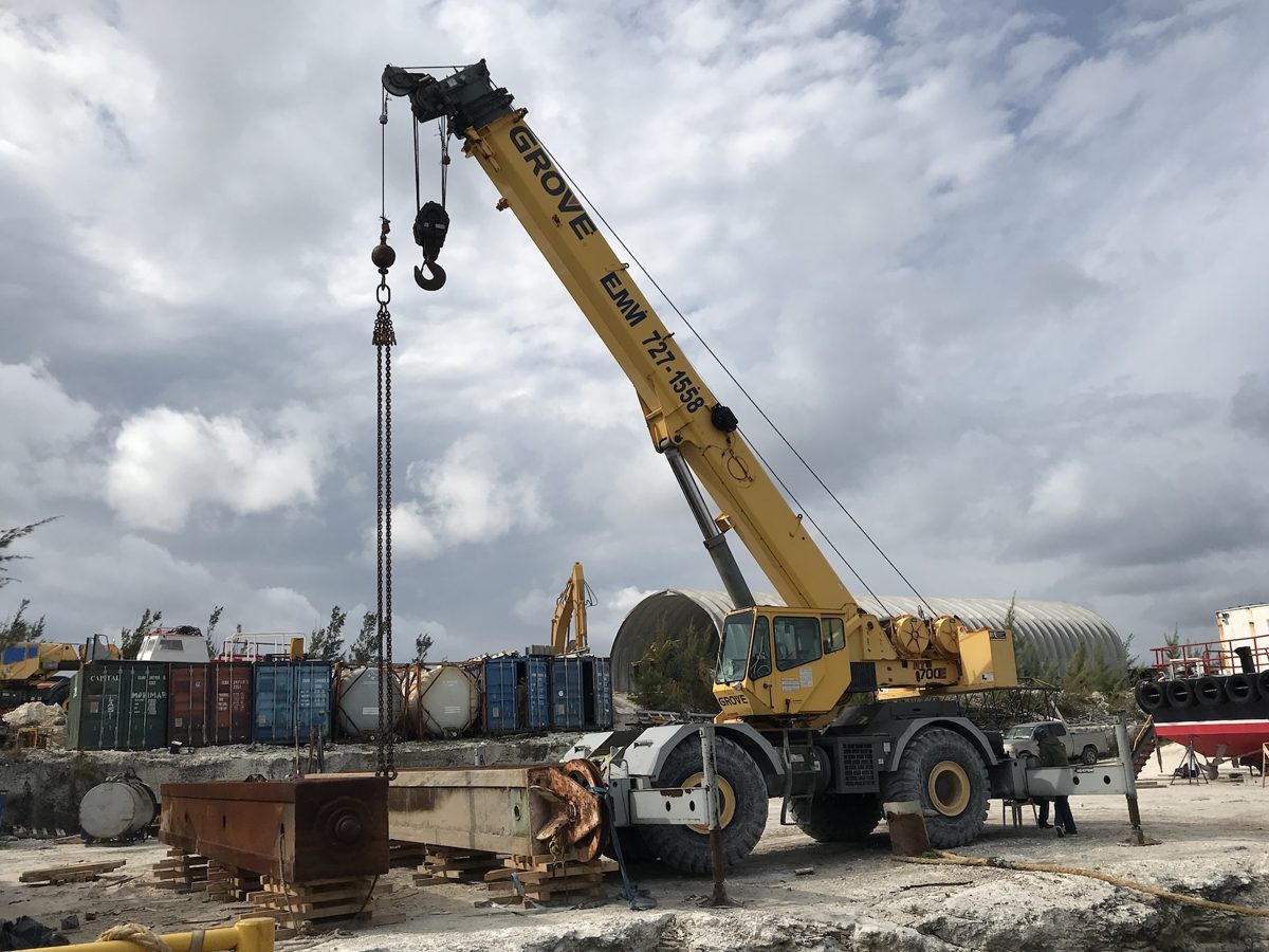 Grove all-terrain crane