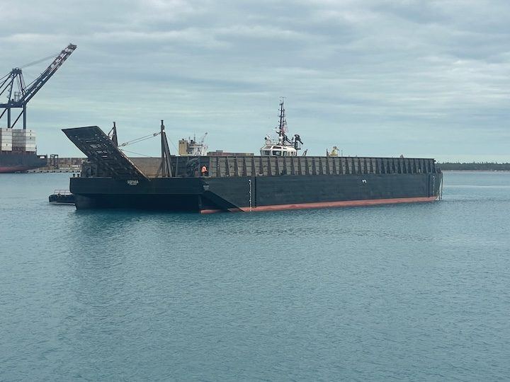 Sofia, deck barge